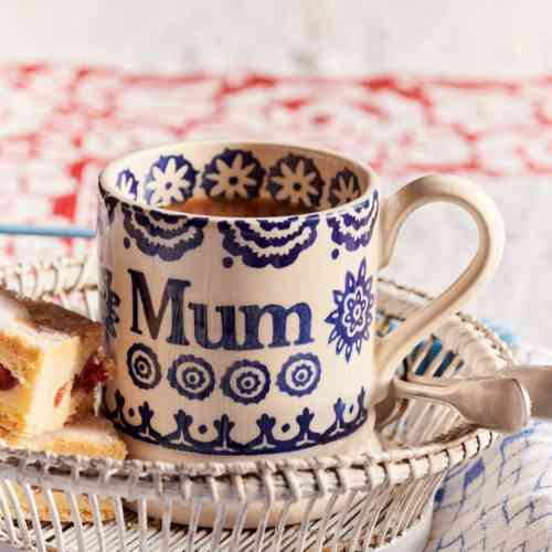 emma-bridgewater-blue-hen-and-border-mum-half-pint-mug