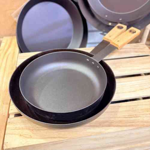 netherton-foundry-spun-iron-chefs-frying-pan